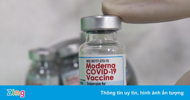 Lý do một số nước ngừng tiêm vaccine Moderna cho người dưới 30 tuổi