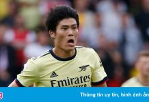 Arsenal vươn lên nửa trên bảng xếp hạng