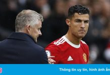 Phản ứng trái ngược của Ronaldo và HLV Solskjaer sau trận hòa Everton
