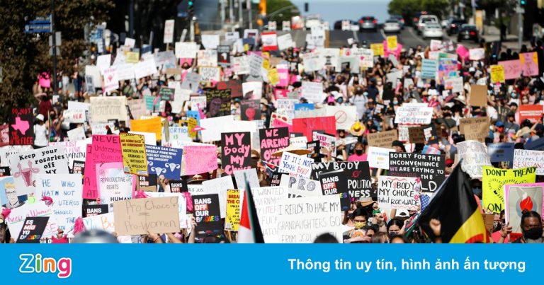Phụ nữ Mỹ biểu tình phản đối luật cấm phá thai hà khắc Phụ nữ Mỹ biểu tình phản đối luật cấm phá thai hà khắc