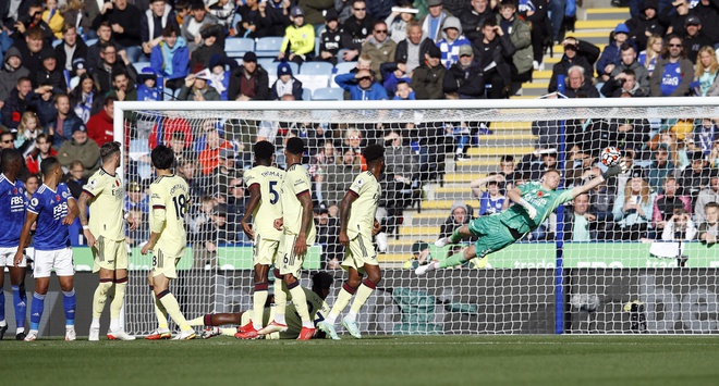 Leicester 0-2 Arsenal: Smith Rowe ghi bàn Leicester 0-2 Arsenal: Smith Rowe ghi bàn