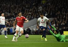Tottenham 0-2 Man Utd: Ronaldo kiến tạo cho Cavani Tottenham dau Man Utd anh 1