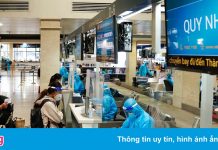 Những hành khách đầu tiên bay thương mại từ TP.HCM sau dịch