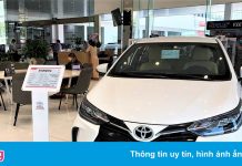 Showroom ôtô nhộn nhịp trở lại sau giãn cách