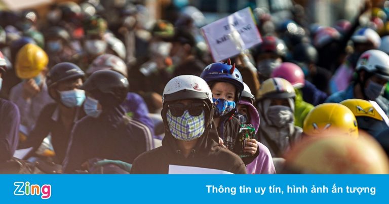 Huy động 30 xe khách đưa người miền Tây rời TP.HCM Huy động 30 xe khách đưa người miền Tây rời TP.HCM