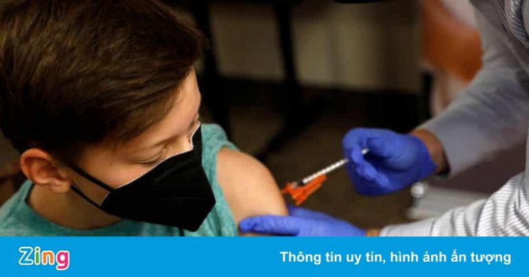 Mỹ phê duyệt tiêm vaccine Pfizer cho trẻ em 5-11 tuổi