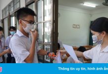 Học sinh Đà Nẵng được tiêm vaccine để học tập trung