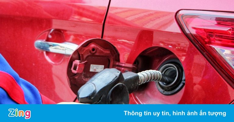 Doanh nghiệp vận tải điêu đứng vì giá xăng tăng sốc