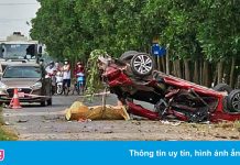 Ôtô con biến dạng sau tai nạn với xe tải, 3 người tử vong