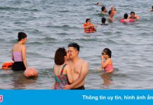 Khánh Hòa cho phép tắm biển, Đà Nẵng mở lại rạp chiếu phim từ 16/10