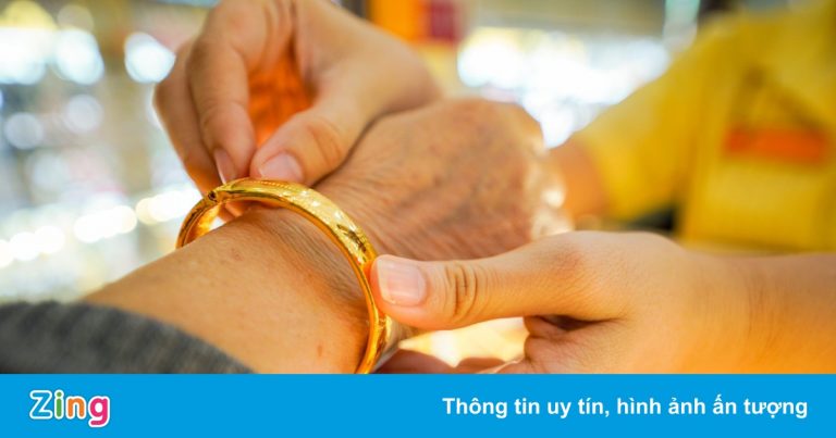 Giá vàng tiếp tục tăng cao