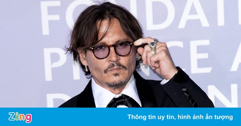 Johnny Depp bị chế nhạo diễn lố