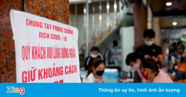 TP.HCM mở dần dịch vụ ăn uống tại chỗ từ tuần sau