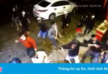 30 người hỗn chiến tại quán karaoke