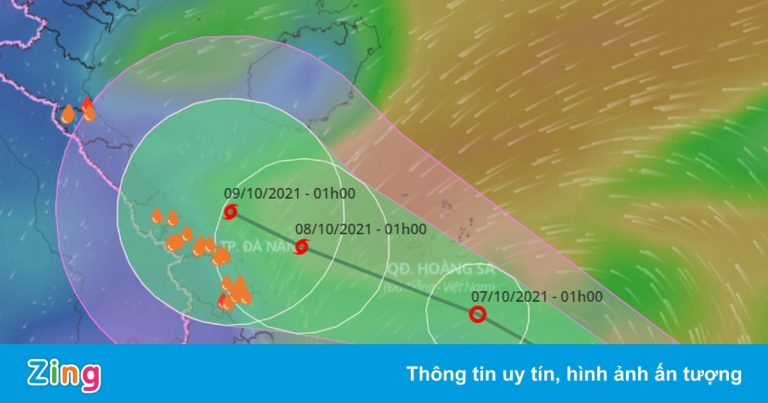 Áp thấp nhiệt đới mạnh lên, miền Trung bắt đầu mưa lớn