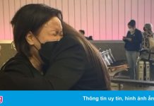 Gia đình nhận tro cốt của Phi Nhung