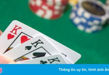 Bắt quả tang 2 hiệu trưởng đang đánh bạc