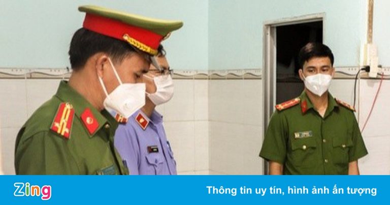 Bắt giám đốc và nguyên giám đốc Trung tâm GDTX Bình Phước