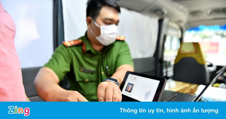 Công an TP.HCM tiếp tục làm căn cước công dân gắn chíp từ ngày 4/10