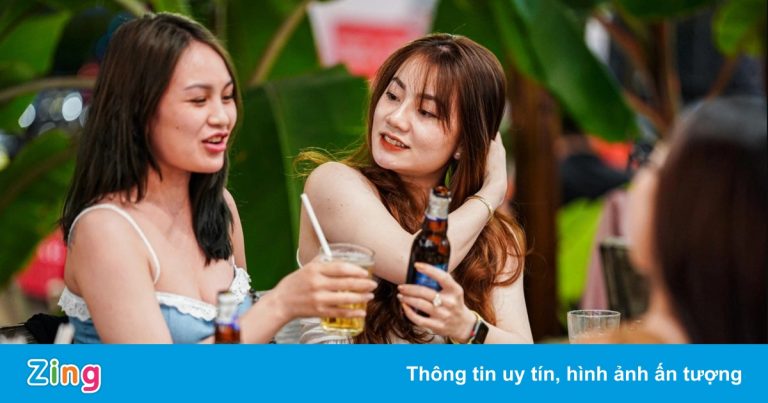 Vì sao hạn chế khu vực bán rượu, bia tại TP.HCM là không cần thiết?