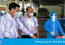 Chủ tịch Đà Nẵng đến hầm Hải Vân tiễn bà con về quê