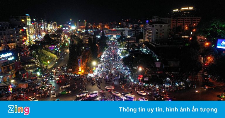 Vì sao chợ đêm Đà Lạt còn được gọi là chợ Âm Phủ? Vì sao chợ đêm Đà Lạt còn được gọi là chợ Âm Phủ?