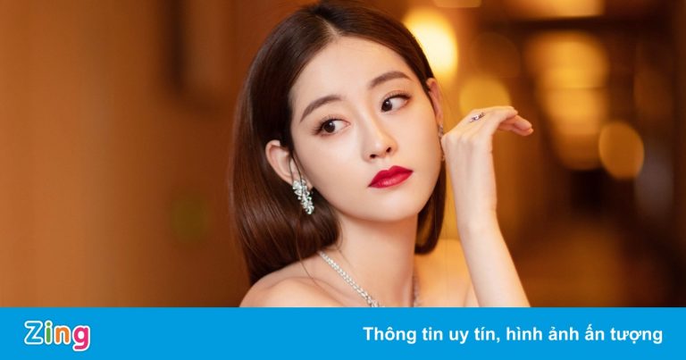 Sao nữ thất bại khi cố trở thành Địch Lệ Nhiệt Ba thứ hai