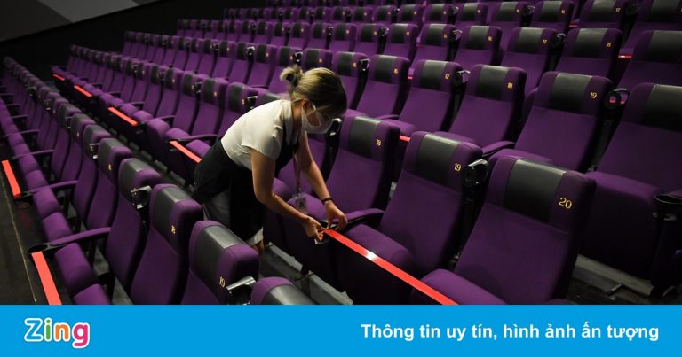 Các tỉnh đã mở rạp phim, karaoke, sao TP.HCM vẫn chưa?