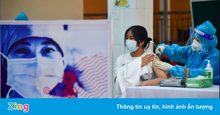 Phụ huynh cần theo dõi sát trẻ suốt 28 ngày sau tiêm vaccine Covid-19