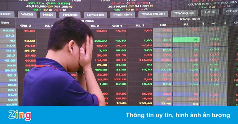 Cổ đông lớn cắt lỗ cổ phiếu Louis Capital sau nửa tháng Cổ đông lớn cắt lỗ cổ phiếu Louis Capital sau nửa tháng