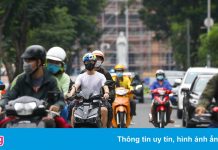 Trung tâm TP.HCM tấp nập xe cộ sáng đầu tuần