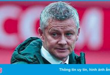 Man United nên sa thải Solskjaer sớm