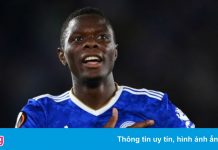 Daka ghi 4 bàn giúp Leicester lội ngược dòng ở Europa League