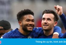 Chelsea bứt phá ở ngôi đầu Premier League