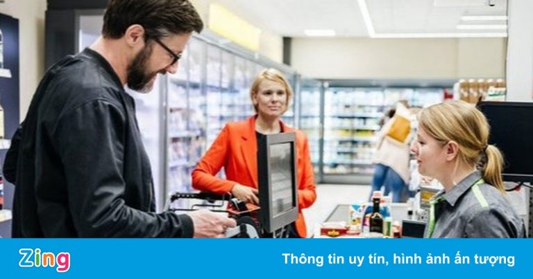 Siêu thị mở quầy thanh toán riêng cho người cô đơn