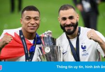 Benzema nâng cao danh hiệu đầu tiên cùng tuyển Pháp