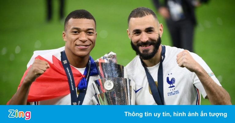 Benzema nâng cao danh hiệu đầu tiên cùng tuyển Pháp