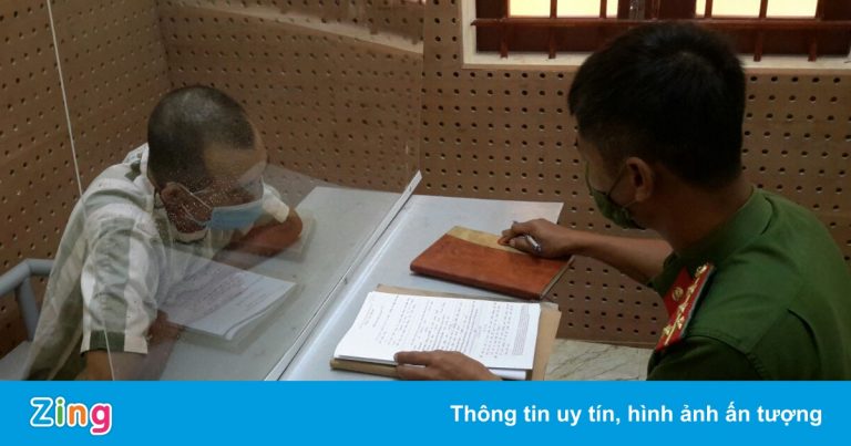 Khởi tố tài xế vượt chốt kiểm dịch, bỏ chạy hơn 100 km Khởi tố tài xế vượt chốt kiểm dịch, bỏ chạy hơn 100 km