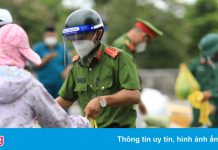 Cư dân chung cư ở TP.HCM đăng ký nhận gói hỗ trợ đợt 3