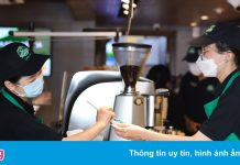 The Coffee House, Starbucks, Kichi-Kichi dè dặt mở bán tại chỗ