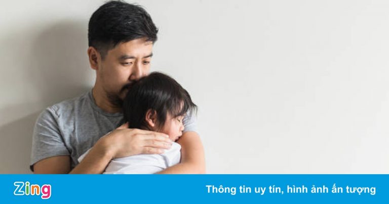 Ở nhà trông con, ông bố Singapore rơi vào trầm cảm