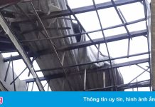 45 nhà dân ở Quảng Ngãi bị tốc mái, sập tường giữa khuya