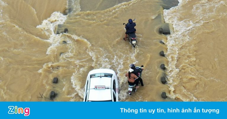 Miền Trung mưa vượt dự báo, có thể trên 1.000 mm trong ít ngày tới