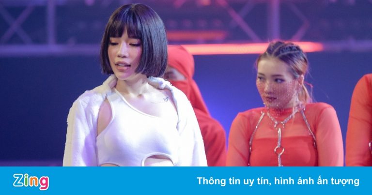Tlinh, LyLy rút khỏi chương trình Sàn đấu vũ đạo Tlinh, LyLy rút khỏi chương trình Sàn đấu vũ đạo
