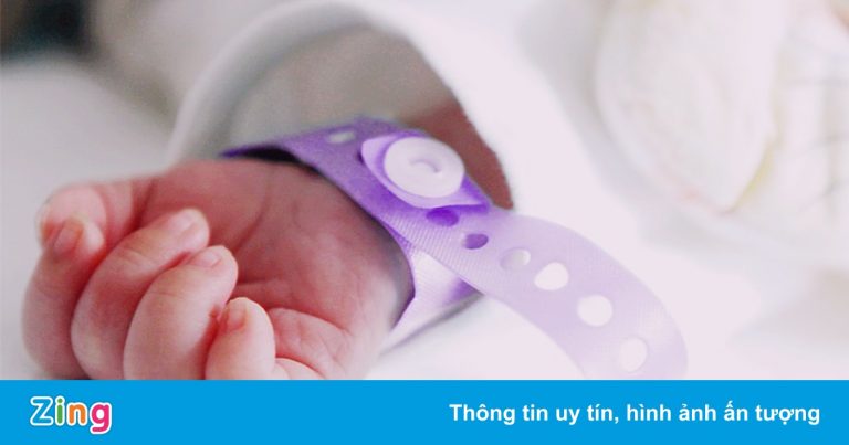 Bé gái 2 tháng tuổi bỏng nặng do người nhà cho uống nhầm axit