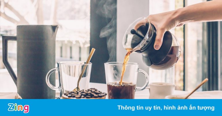 Hâm cà phê bằng lò vi sóng gây hại đến sức khỏe