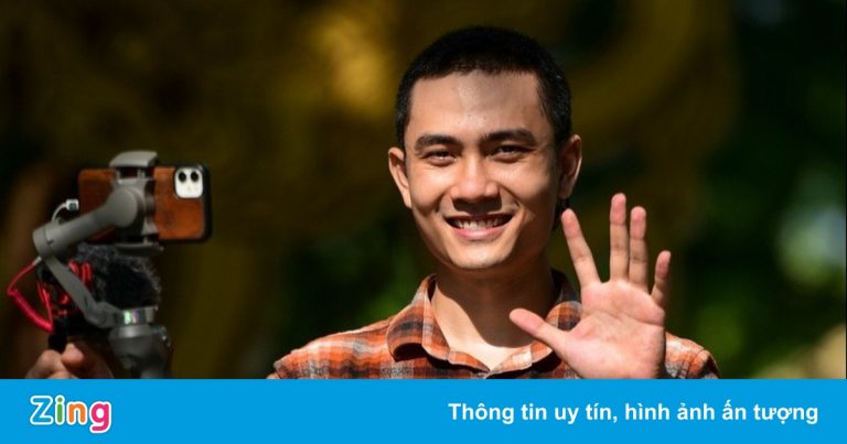 Chàng trai mở dịch vụ dẫn tour online cho khách Tây trong dịch