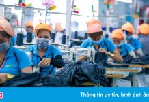 Mỗi tuần, công ty dệt may chi 2,2 triệu đồng/công nhân vì ‘3 tại chỗ’