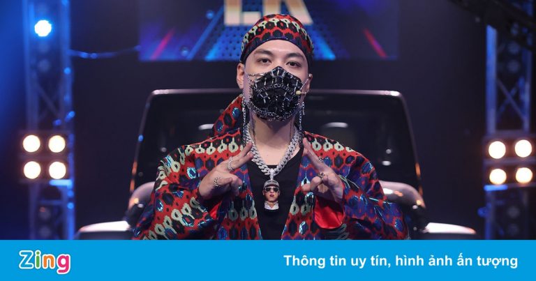 Giám khảo và thí sinh chuộng đeo vòng cổ xích tại Rap Việt