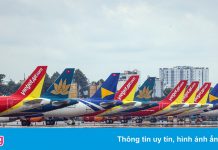 Dàn máy bay xếp hàng tại Tân Sơn Nhất chờ ngày cất cánh